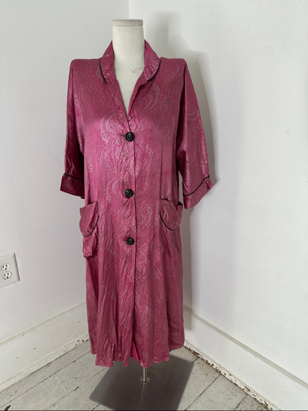 Vintage 1940s Pink Metallic Paisley Dress Robe Dress Distressed But Fab